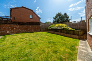 COMMUNAL GARDEN- click for photo gallery